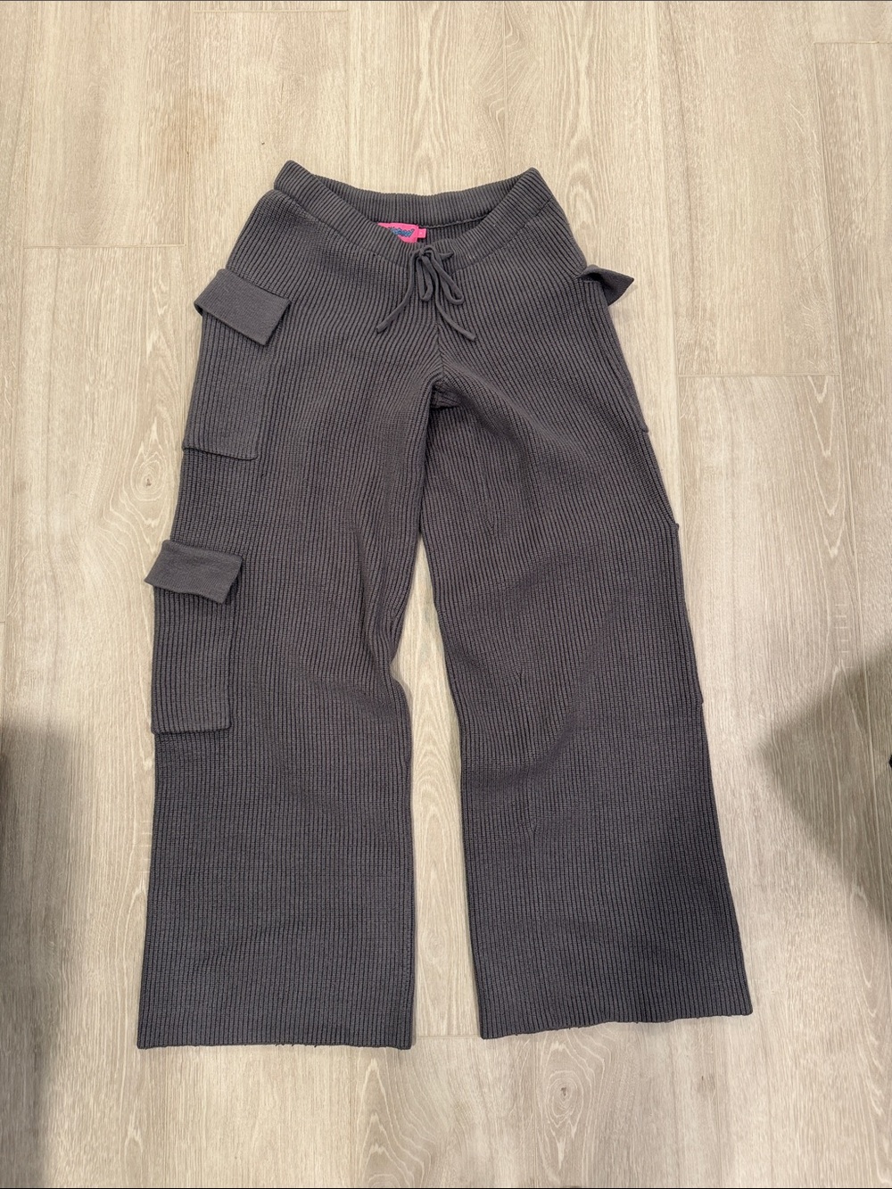 Edikted Ribbed Wide-Leg Cargo Knit Pants - gray size medium